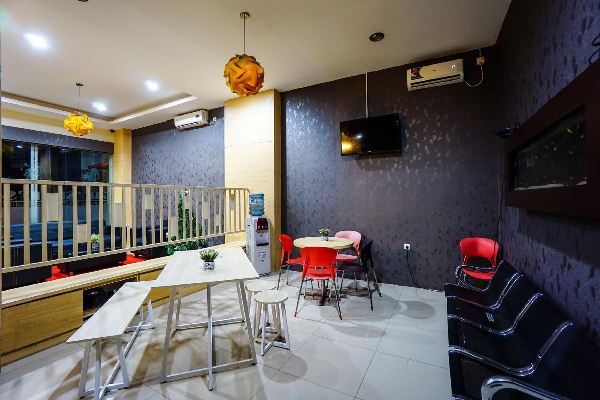 Hotel O Makassar Near Gereja Advent Tikala Baru Formerly Rid'S Hotel Manado Exteriör bild