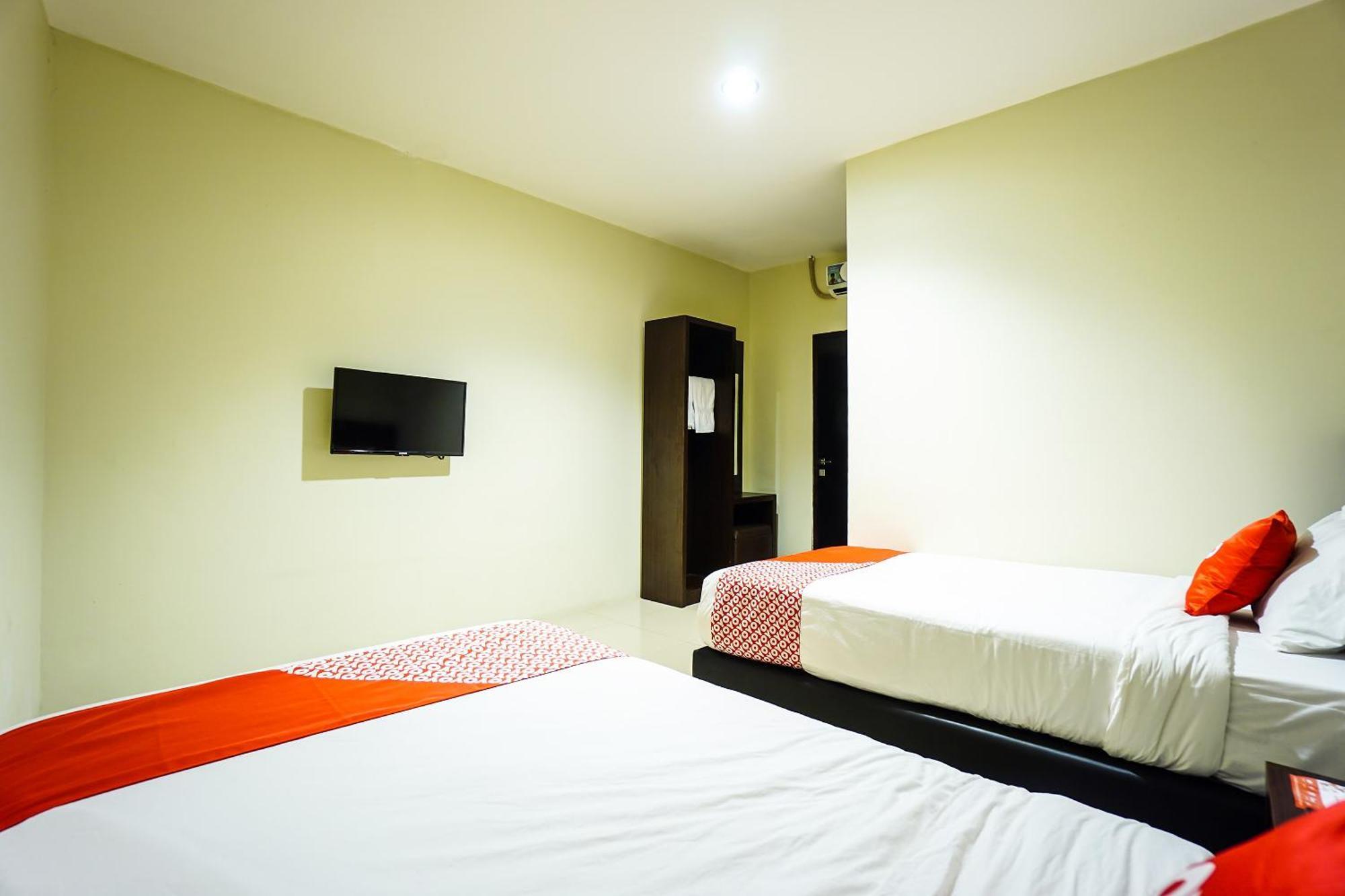 Hotel O Makassar Near Gereja Advent Tikala Baru Formerly Rid'S Hotel Manado Exteriör bild
